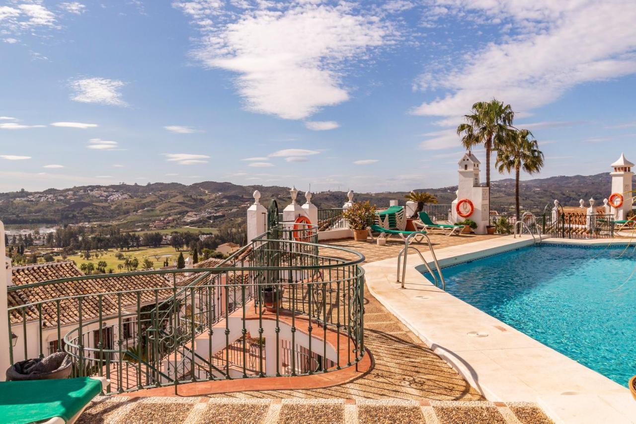 Sanders Golf - Lovely Two-Bedroom Apartment With Shared Pool ミハス エクステリア 写真
